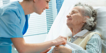 ATENCIÓN SOCIOSANITARIA A PERSONAS DEPENDIENTES EN INSTITUCIONES SOCIALES